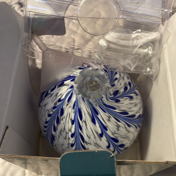 Art Glass Oil lamp - Picture 3 of 5